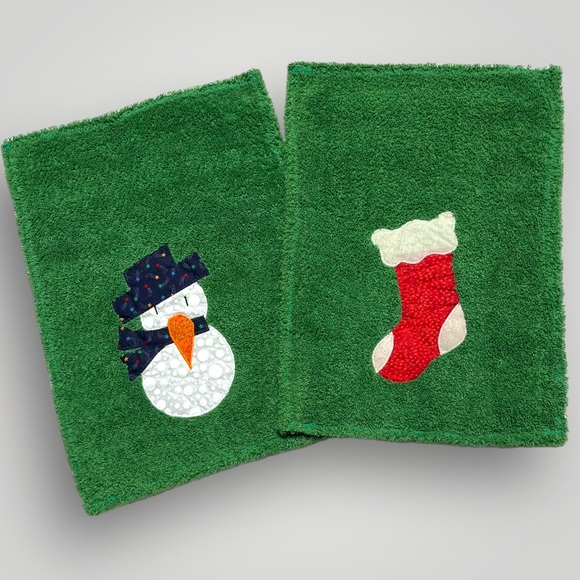 Hand Crafted Other - Lot/2 𝑯𝒂𝒏𝒅𝒎𝒂𝒅𝒆 Holiday Hand Towels  🎁